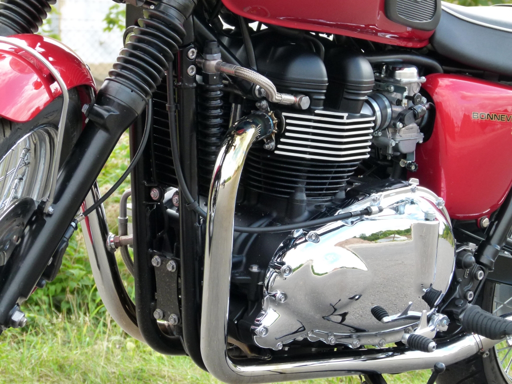 Test Triumph Bonneville T100: ... und die Gier nach Glanz