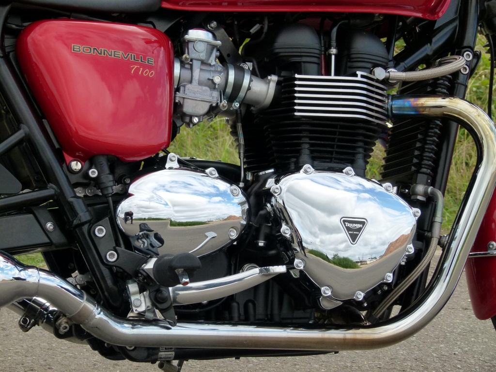 Test Triumph Bonneville T100: ... und die Gier nach Glanz