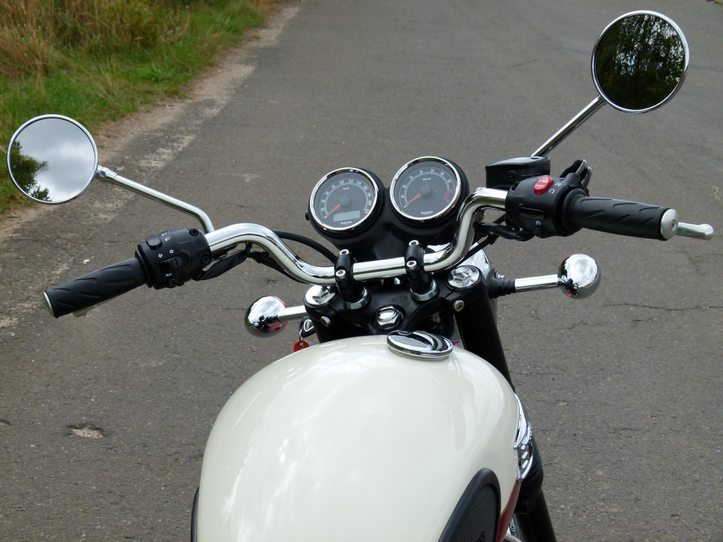 Test Triumph Bonneville T100: ... und die Gier nach Glanz