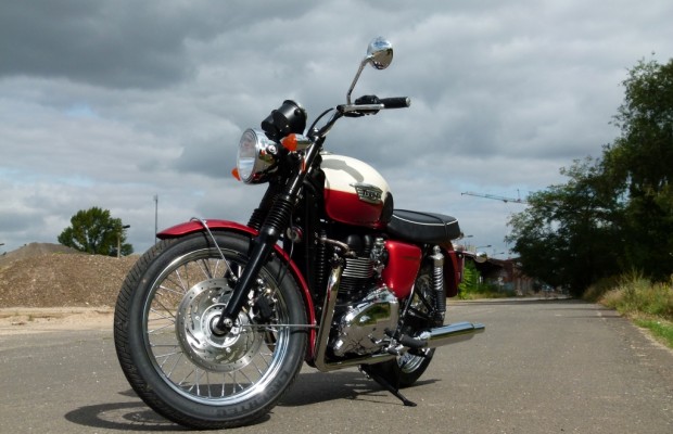 Test Triumph Bonneville T100: ... und die Gier nach Glanz