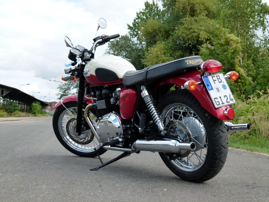 Test Triumph Bonneville T100: ... und die Gier nach Glanz
