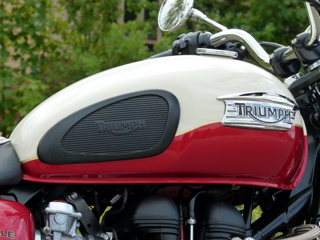 Test Triumph Bonneville T100: ... und die Gier nach Glanz