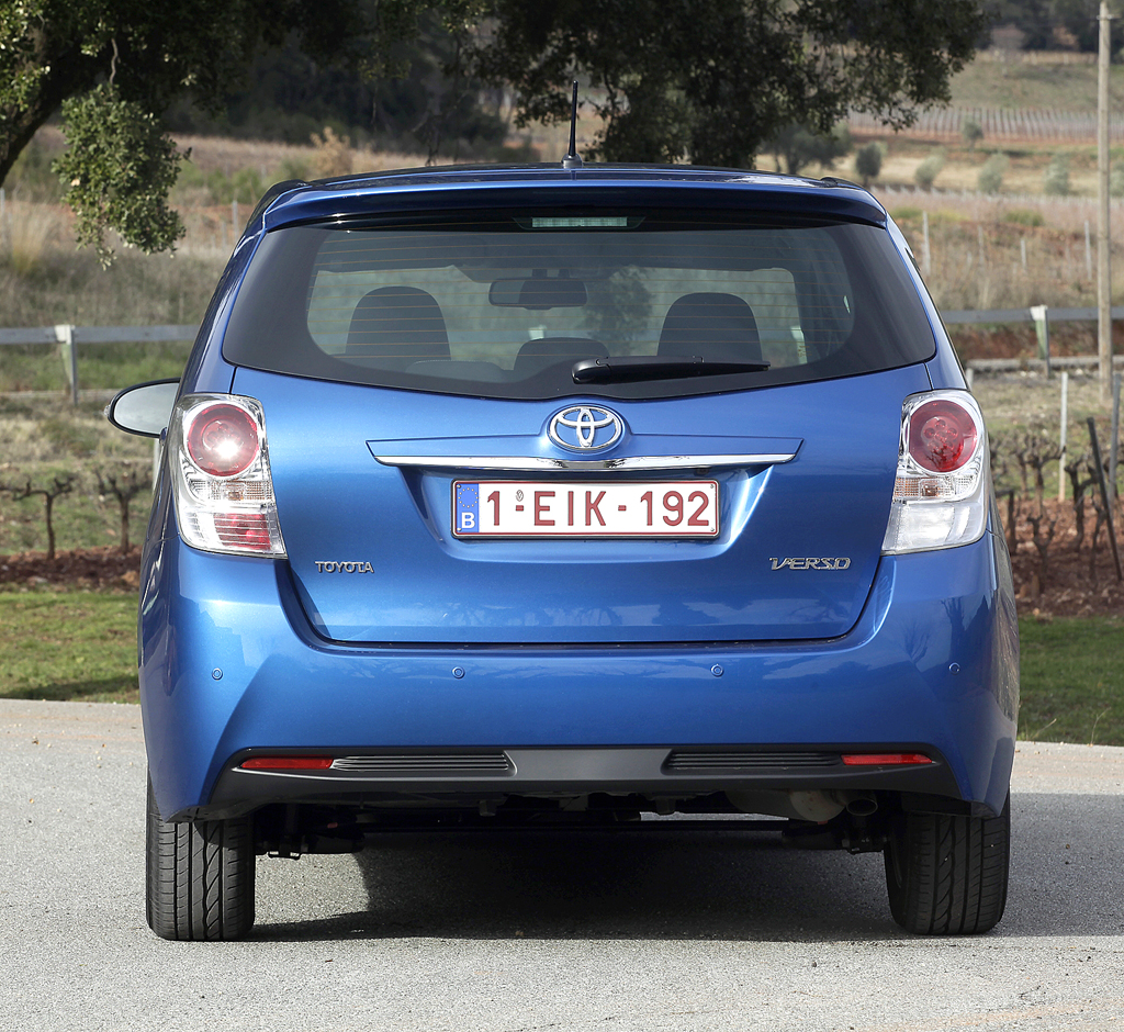 Toyota Verso: Blick auf die Heckpartie. 