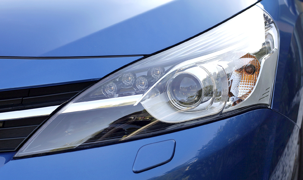 Toyota Verso: Moderne Leuchteinheit vorn. 
