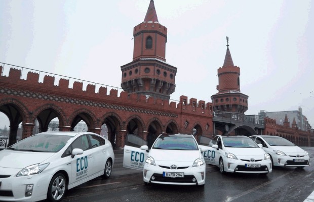 Toyota stellt die Flotte bei den Eco Fashion Days in Berlin