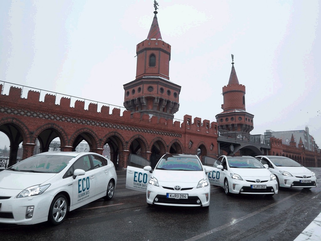 Toyota stellt die Flotte bei den Eco Fashion Days in Berlin
