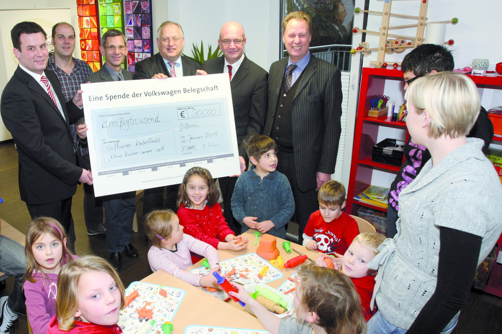 VW-Belegschaft spendet für Gifhorner Kinderfonds