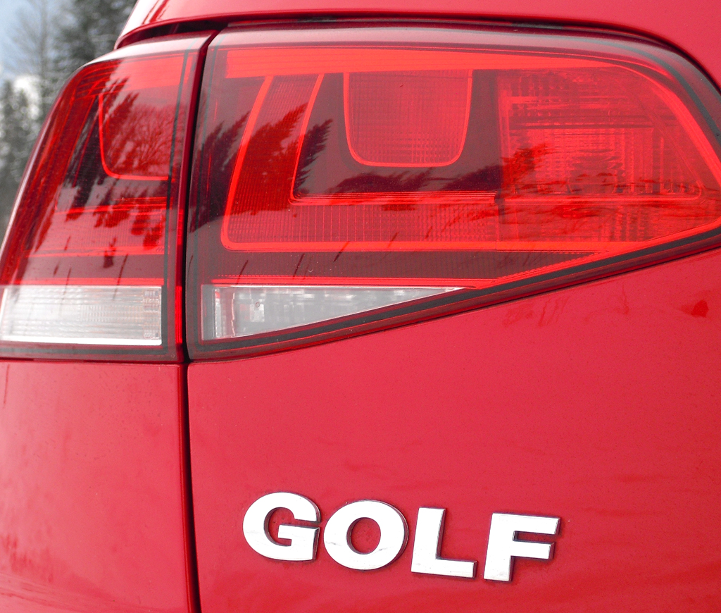 VW Golf 4Motion: Moderne Leuchteinheit hinten mit Modellschriftzug. 