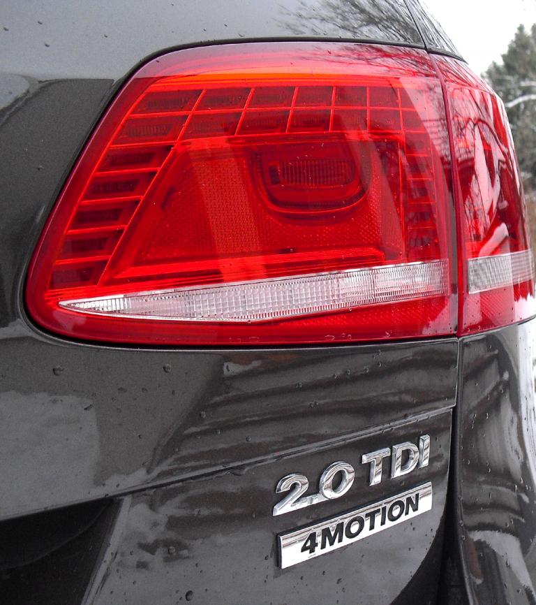 VW Passat Variant: Motorisierungs- und Antriebsschriftzug hinten. 