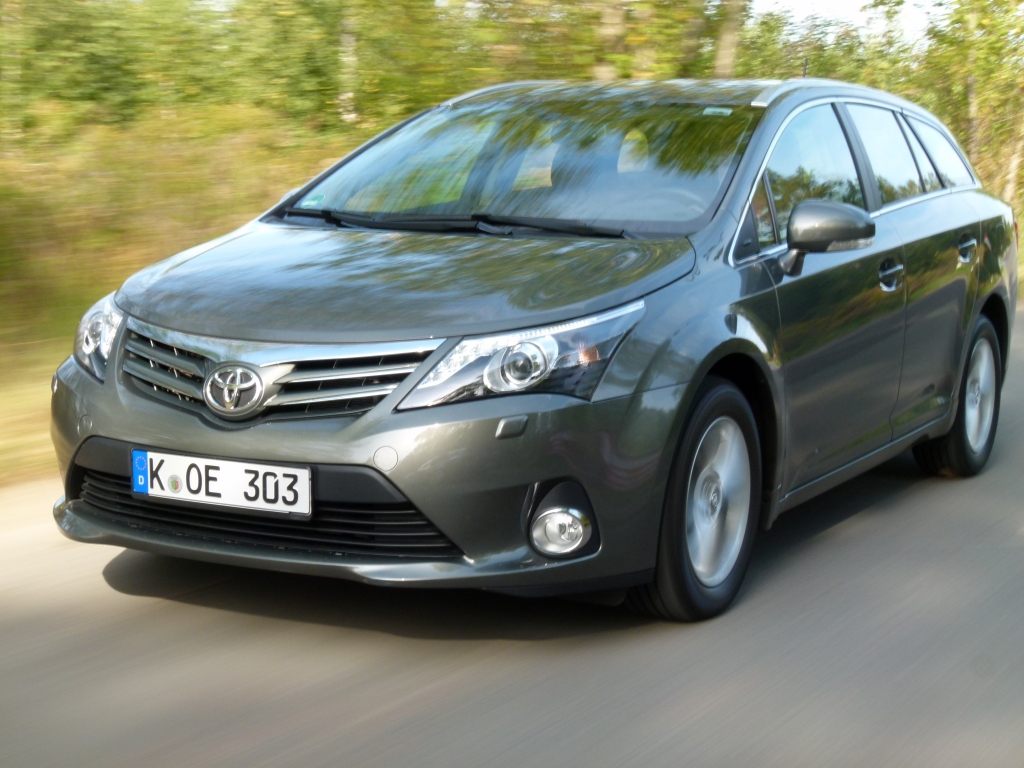 Vergleich Seat Exeo ST und Toyota Avensis Combi – Spanische Emoción trifft Japanische Gelassenheit  