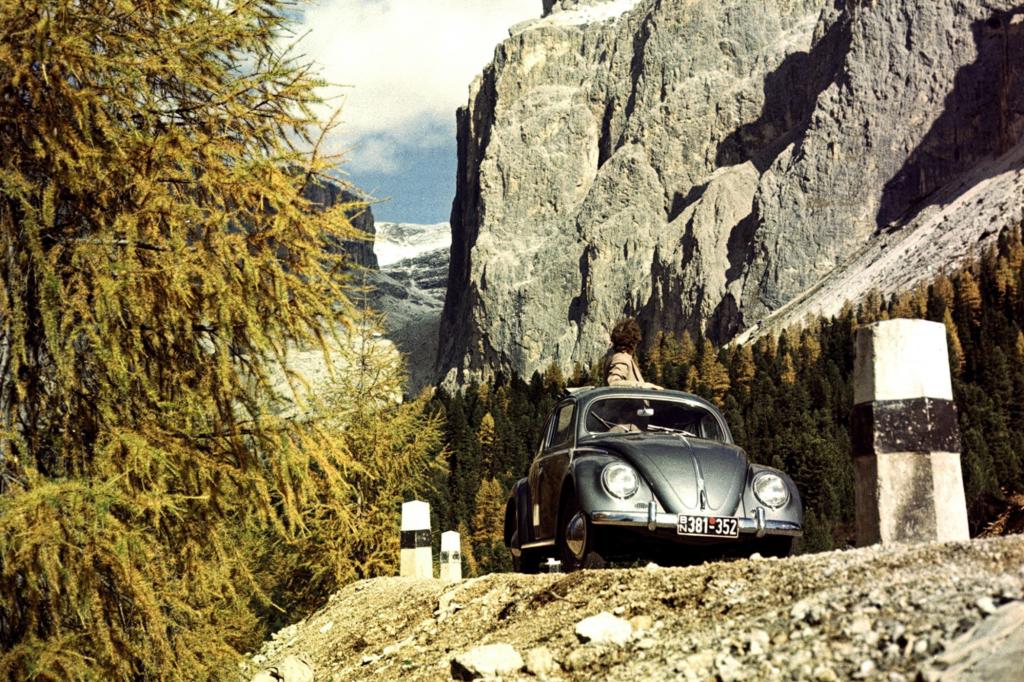 Volkswagen Käfer mit Ovalfenstern