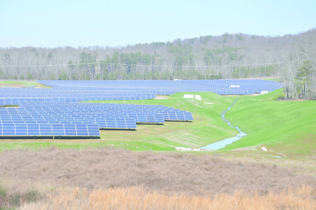 Volkswagen eröffnet Solarpark in den USA