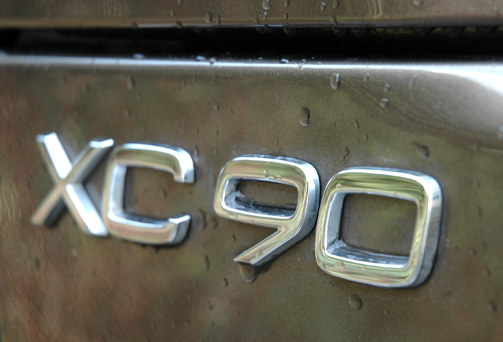 Volvo XC90: Modellschriftzug an der Heckklappe. 