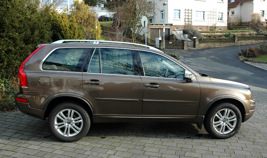 Volvo XC90: Und so sieht das große SUV-Modell der Schweden von der Seite aus.