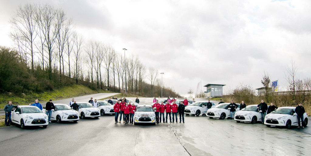 13 Citroen DS3 R1 an Trophy-Teilnehmer übergeben