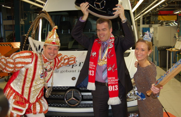 30 Mercedes-Benz Sprinter für den Karneval