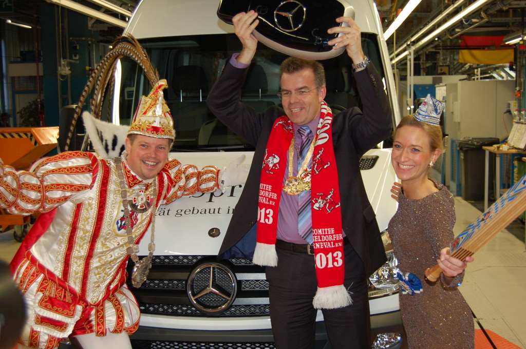 30 Mercedes-Benz Sprinter für den Karneval
