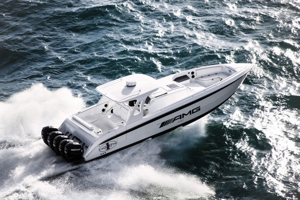 AMG-Joint-Venture mit 1750 PS auf dem Wasser