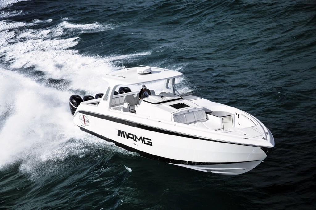 AMG-Joint-Venture mit 1750 PS auf dem Wasser