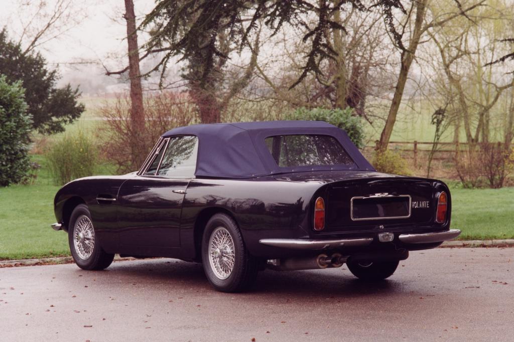 Aston Martin DB6 Volante 1965