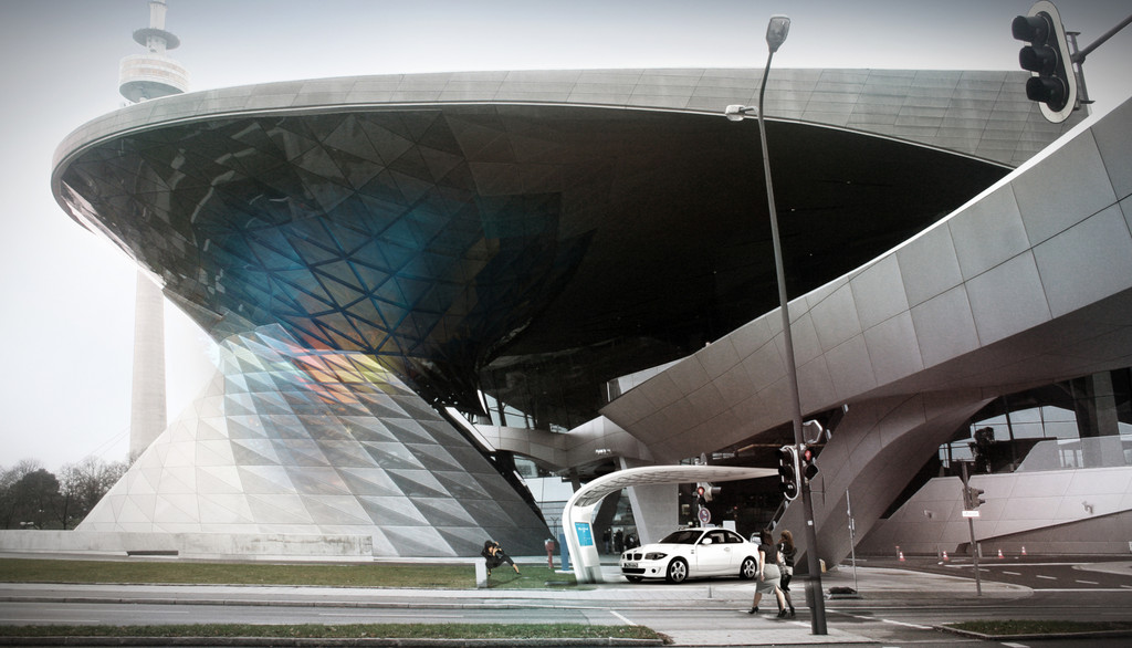 BMW Welt startet mit Ladestation Gemeinschaftsprojekt
