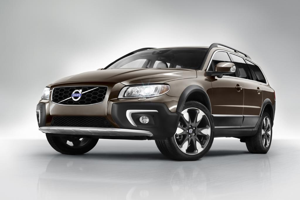 Bei den größeren Modellen der Volvo-Modellpalette wie der Offroad-Version XC70 überarbeitete Volvo Front und Heck