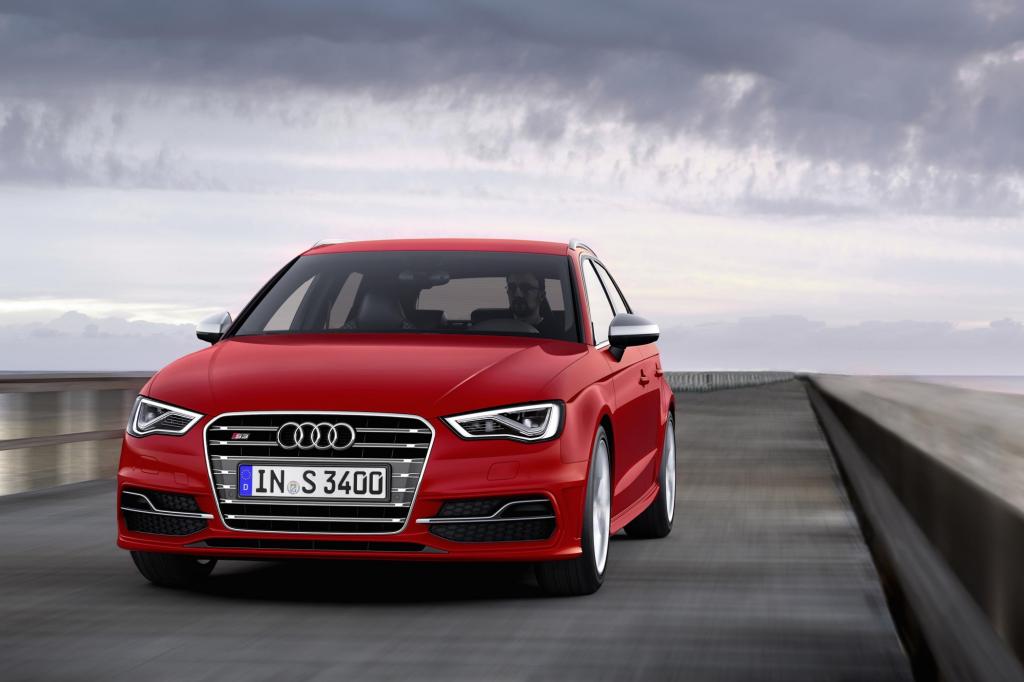 Der Audi S3 Sportback kommt in der neuen Generation auf 300 PS