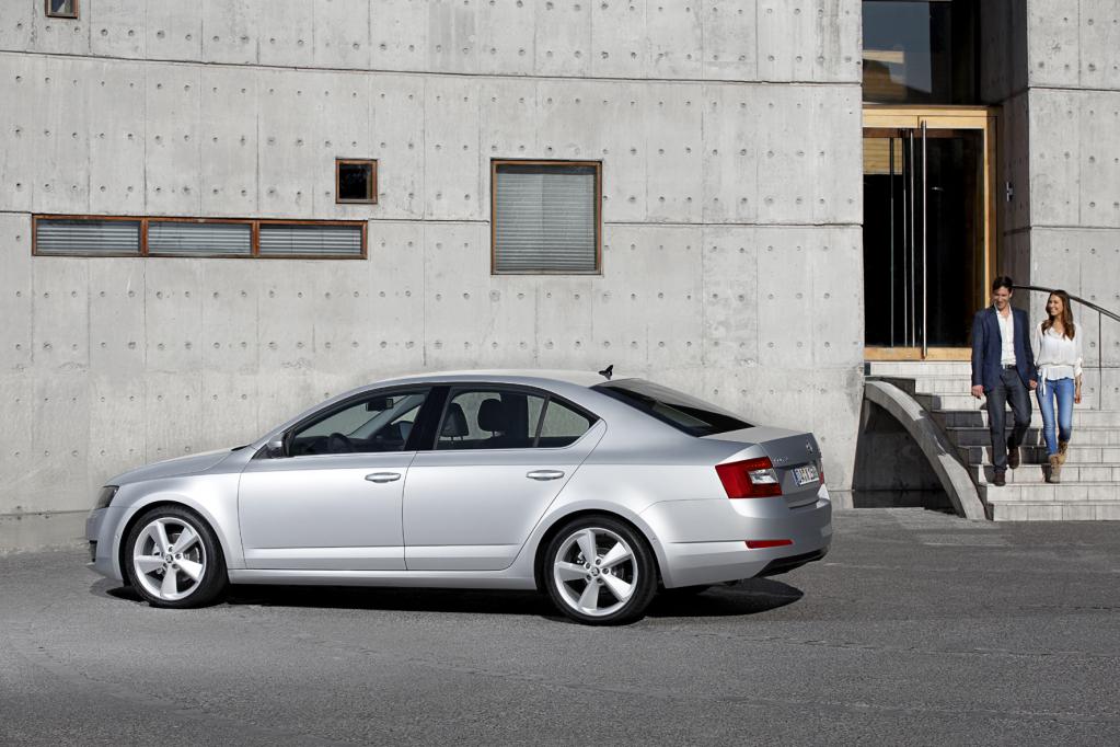 Der neue Skoda Octavia ist neun Zentimeter länger als der 4,57 Meter lange Vorgänger. 