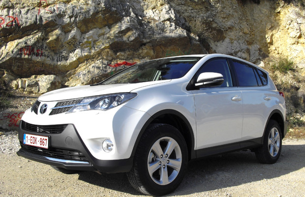 Diesmal geräumiger: Toyota kündigt neuen RAV4 bei uns für Mitte April an