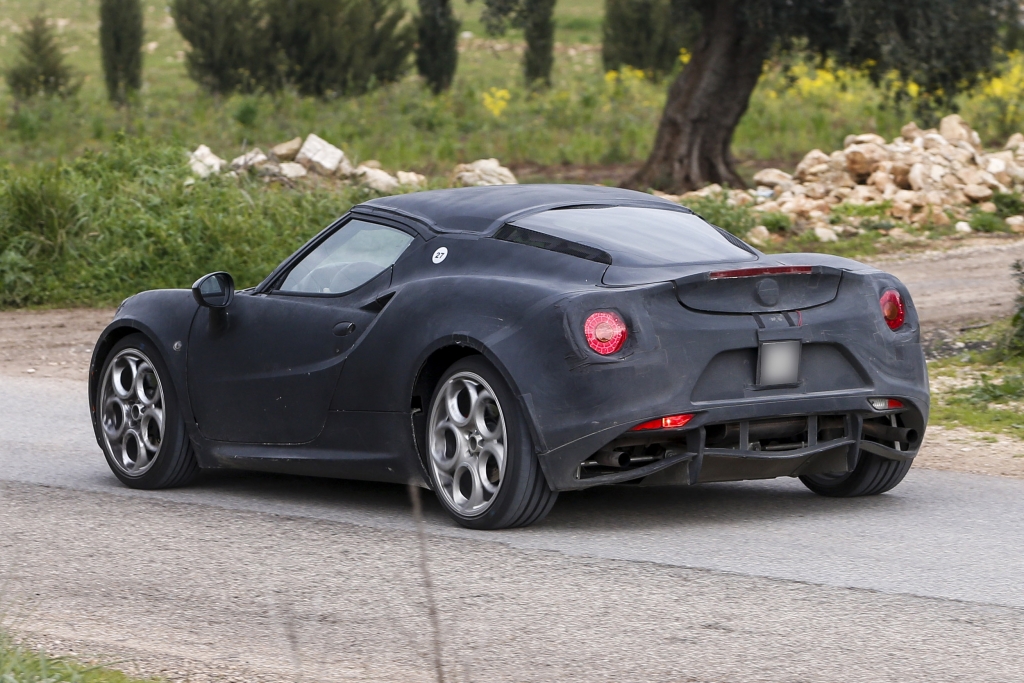 Erwischt: Erlkönig Alfa Romeo 4C - Kraftvolles Fliegengewicht