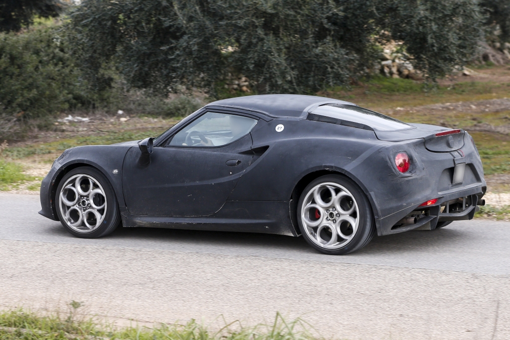 Erwischt: Erlkönig Alfa Romeo 4C - Kraftvolles Fliegengewicht