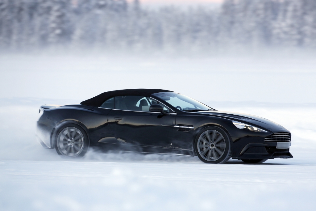 Erwischt: Erlkönig Aston Martin Vanquish Volante  - Nach oben offen