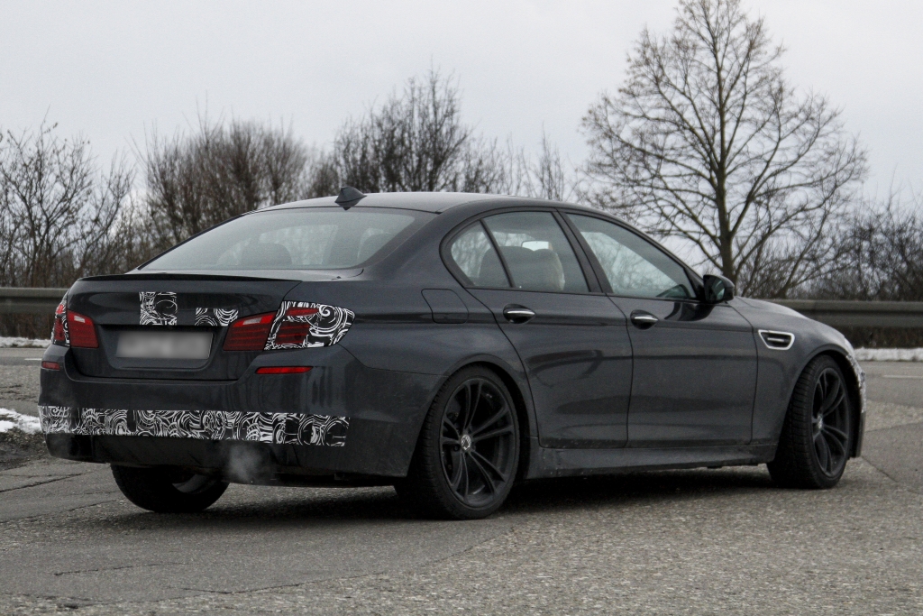 Erwischt: Erlkönig BMW M5  – Facelift für BMWs großen Bollerwagen