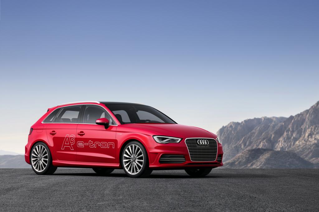 Für den Antrieb sorgt ein Hybrid aus Benziner und E-Motor