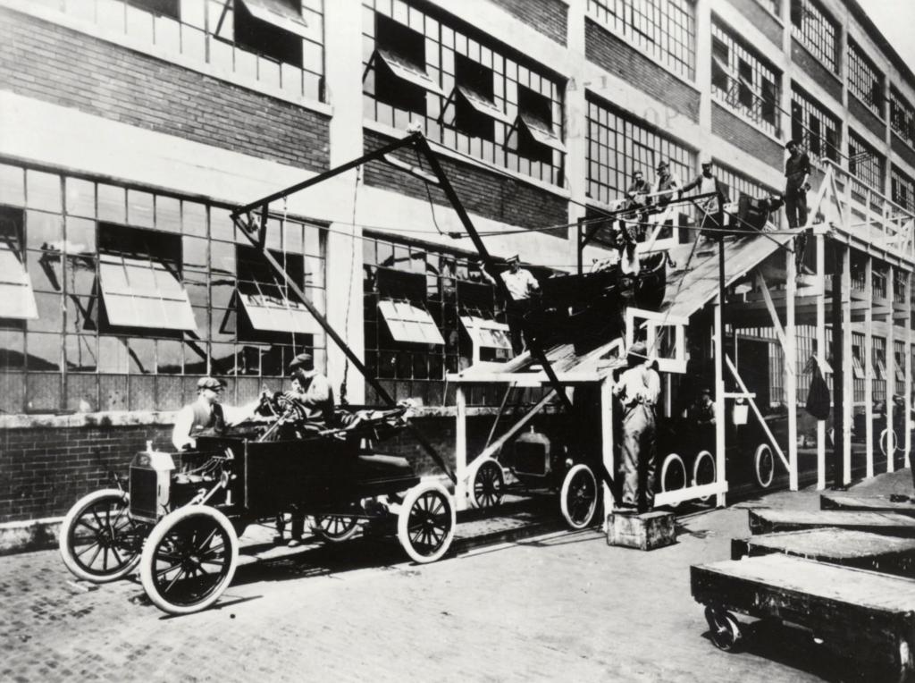 Fließbandfertigung von Autos wird 100 Jahre alt