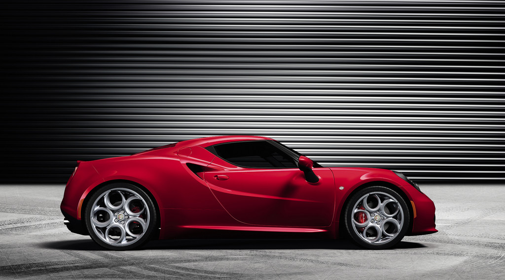 Genf 2013: Alfa Romeo zeigt Weltpremiere des 4C