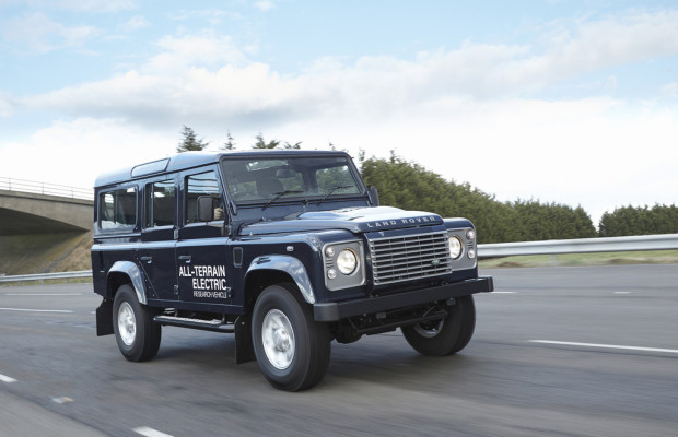 Genf 2013: Land Rover setzt den Defender unter Strom