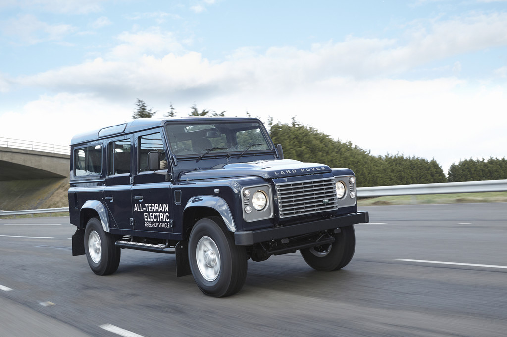 Genf 2013: Land Rover setzt den Defender unter Strom