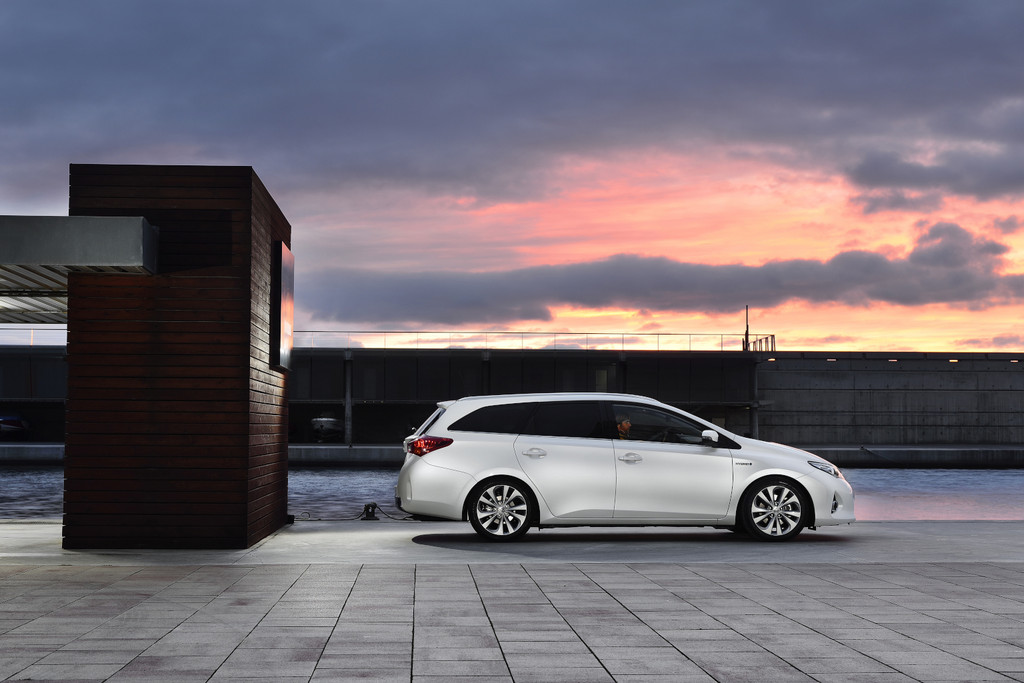Genf 2013: Toyota Auris Touring Sports erster Vollhybrid-Kombi seiner Klasse