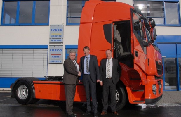 Iveco und ELVIS unterzeichnen Rahmenvertrag