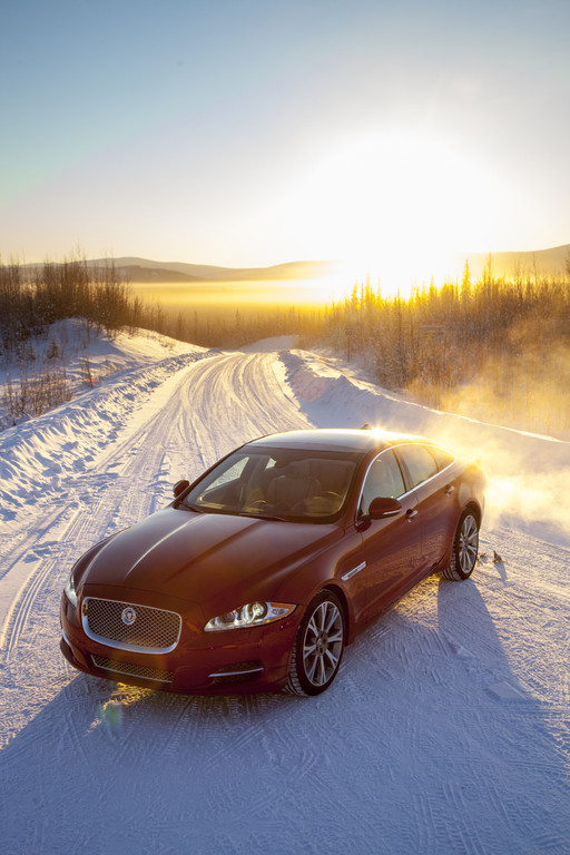 Jaguar XF und XJ spurten jetzt mit allen Pfoten (Langversion)