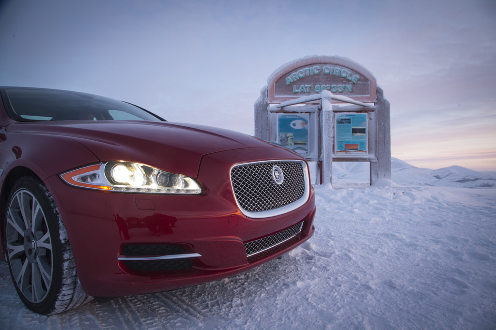 Jaguar XF und XJ spurten jetzt mit allen Pfoten (Langversion)