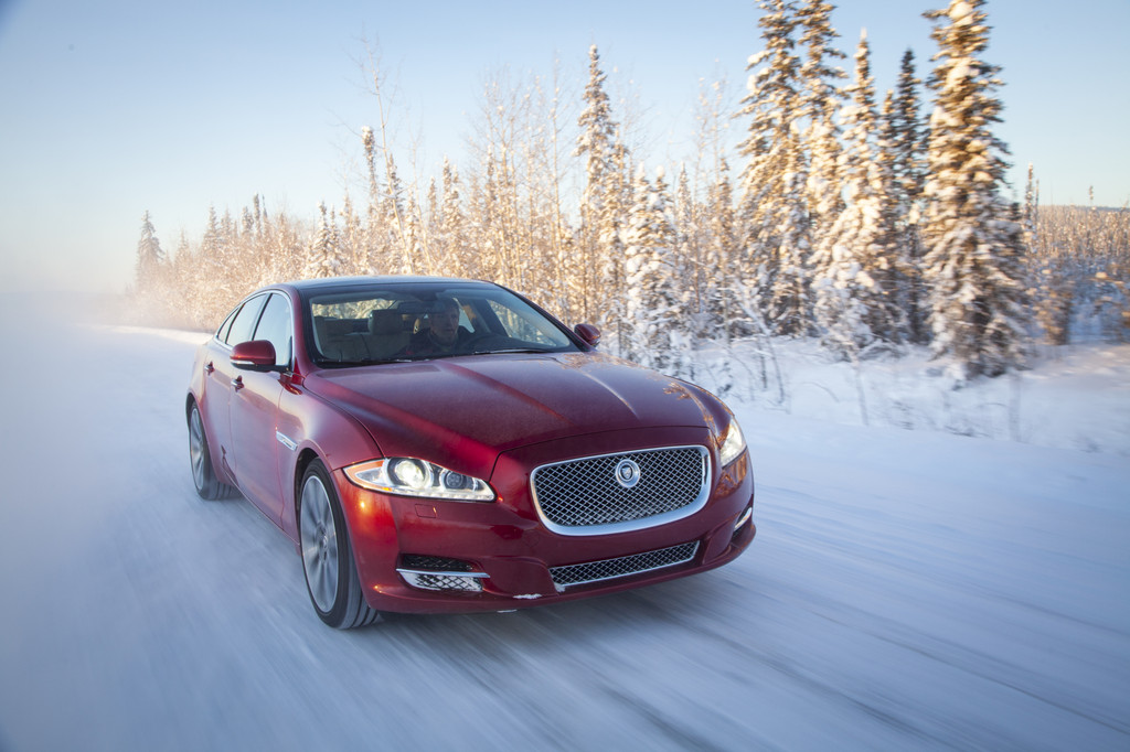Jaguar XF und XJ spurten jetzt mit allen Pfoten (Langversion)