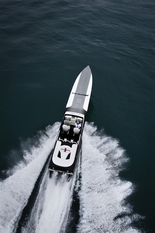 Mercedes-AMG treibt Elektro-Powerboat an