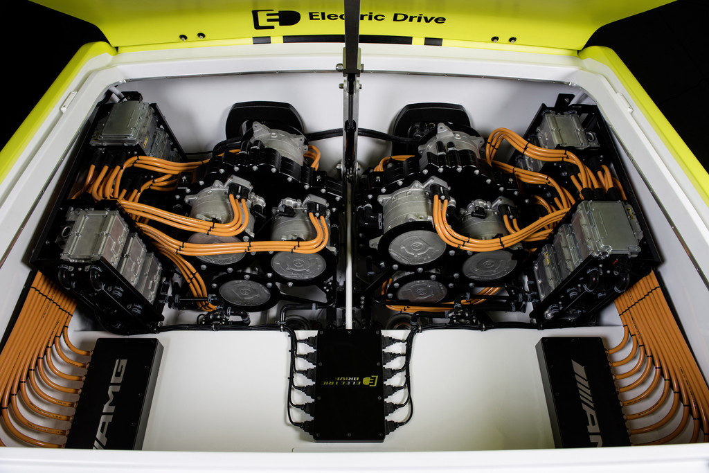 Mercedes-AMG treibt Elektro-Powerboat an
