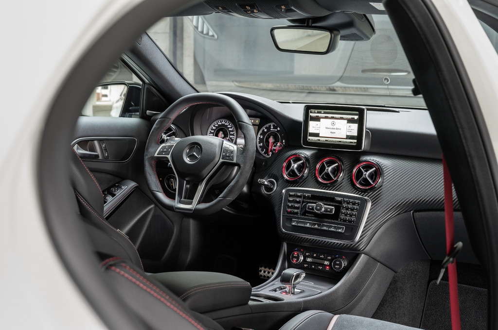 Mercedes-Benz A 45 AMG hat weltweit stärksten Vierzylinder