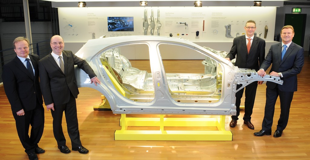 Mercedes-Benz-Werk Rastatt bietet Automobilbau zum Anfassen