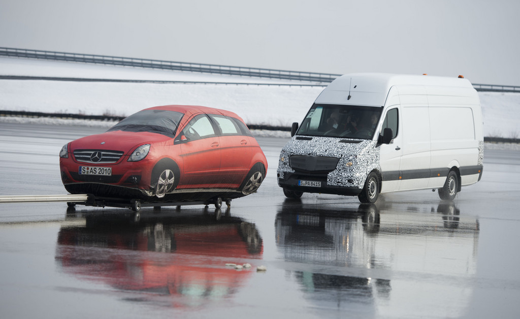 Mercedes-Benz bietet mehr Sicherheit für Transporter und Vans