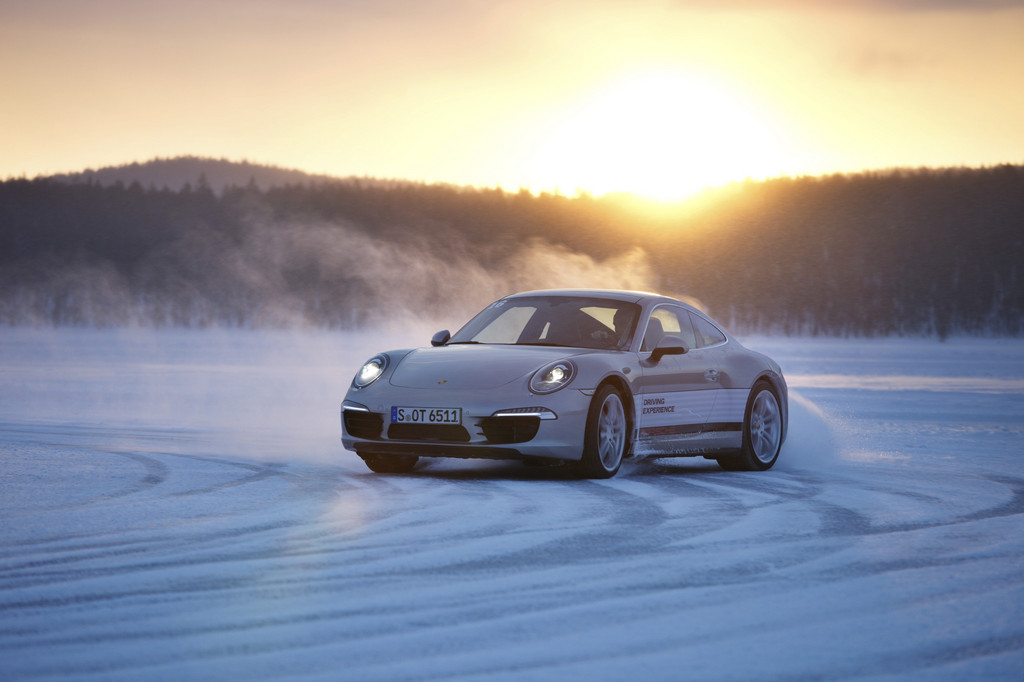 Mit dem Porsche 911 den Winter erfahren