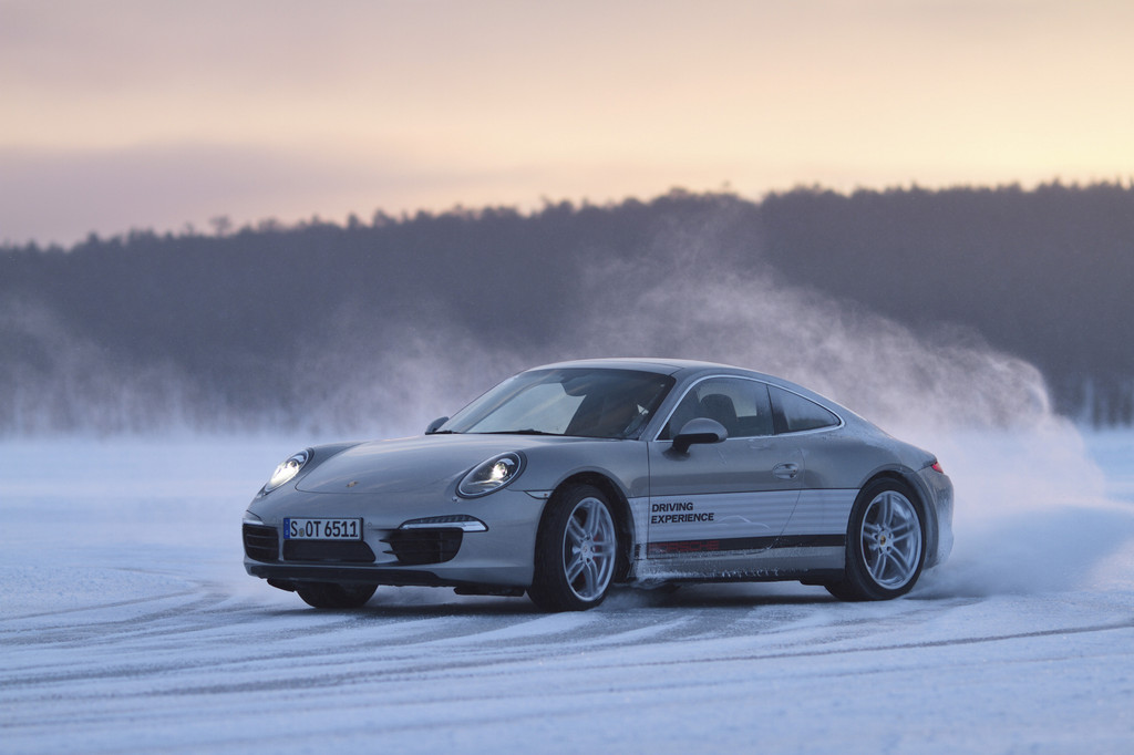 Mit dem Porsche 911 den Winter erfahren